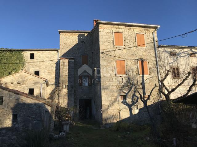 ISTRIA, GRAČIŠĆE - House in the center of the village