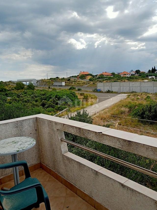 ZADAR, PLOČE - Geräumiges mehrstöckiges Gebäude mit Meerblick