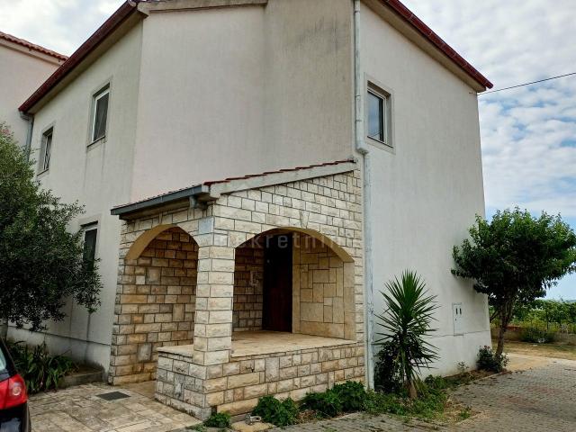 ZADAR, PLOČE - Geräumiges mehrstöckiges Gebäude mit Meerblick