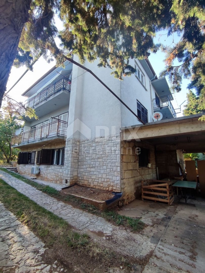 ISTRA, PULA - Samostojeća kuća na Velom Vrhu 400m2