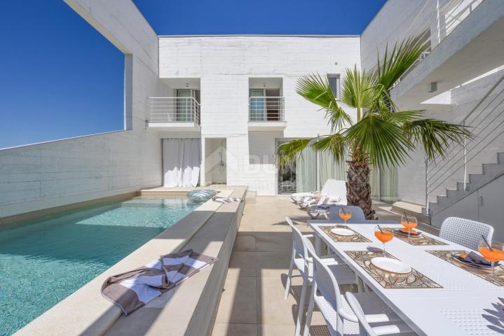 ZADAR, DEBELJAK - Luxuriöse moderne Villa mit Pool und Meerblick