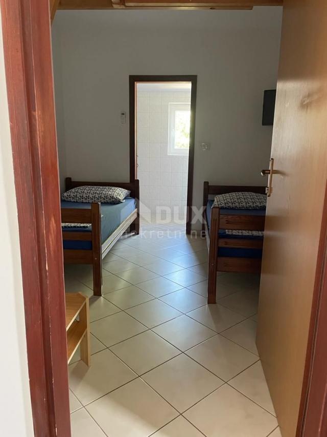 ISTRA, MEDULIN - Apartmanska kuća 500 m od mora! 