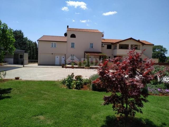 ISTRIA, GALIŽANA - Holiday house 340m2, with a garden of 2145m2 and a swimming pool 60m2