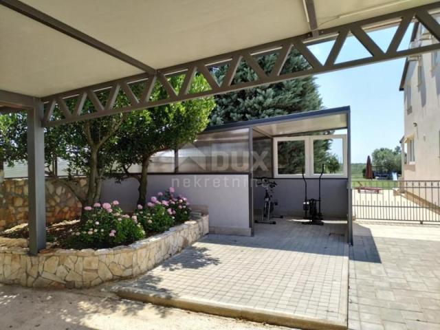 ISTRIA, GALIŽANA - Holiday house 340m2, with a garden of 2145m2 and a swimming pool 60m2