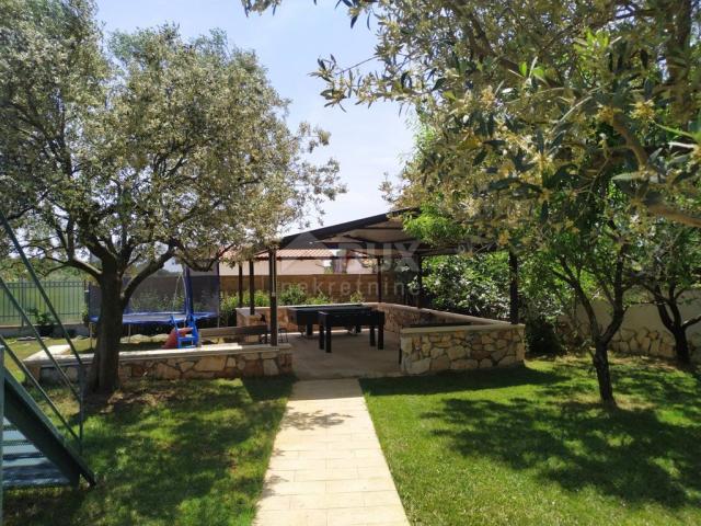 ISTRIA, GALIŽANA - Holiday house 340m2, with a garden of 2145m2 and a swimming pool 60m2