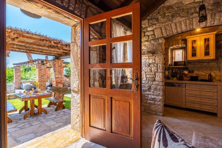 ZADAR, POSEDARJE - Beautiful multi-storey house and stone outbuilding with swimming pool