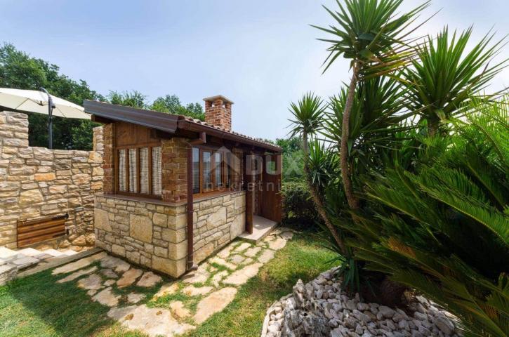 ZADAR, POSEDARJE - Beautiful multi-storey house and stone outbuilding with swimming pool