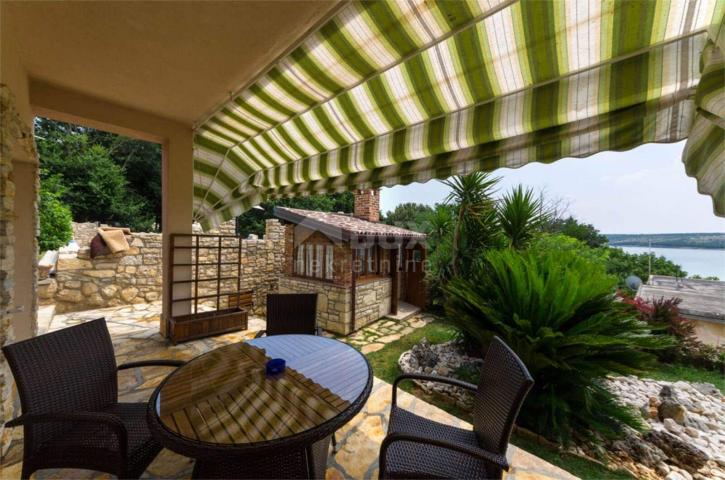 ZADAR, POSEDARJE - Beautiful multi-storey house and stone outbuilding with swimming pool