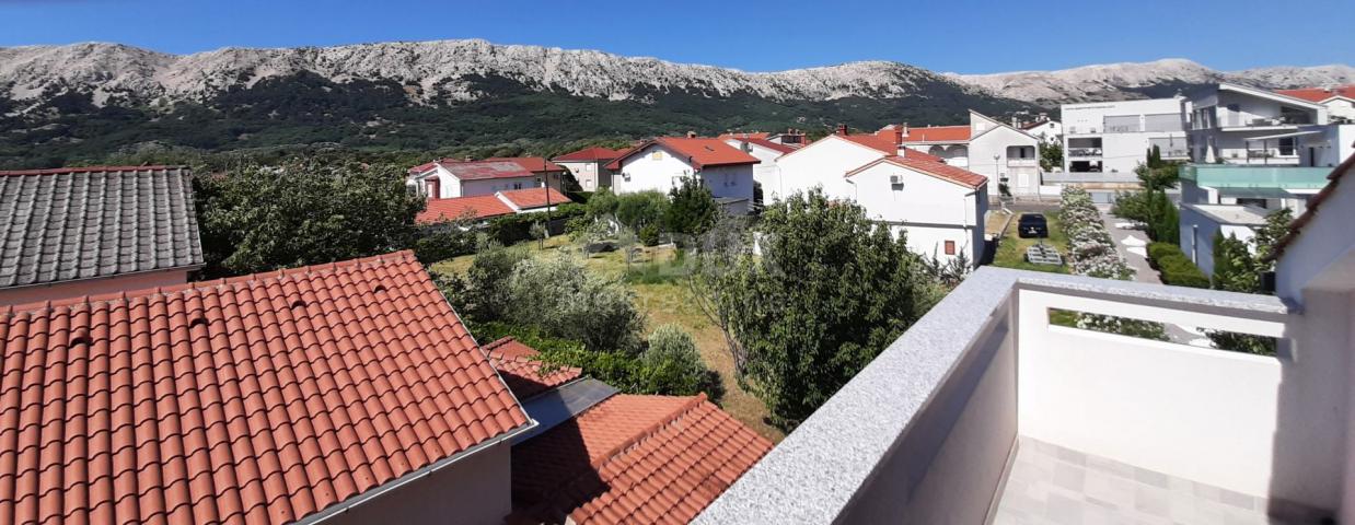 OTOK KRK, BAŠKA - Trosobni apartman u blizini mora