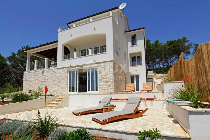 KORČULA - Haus in exklusiver Lage, erste Reihe zum Meer