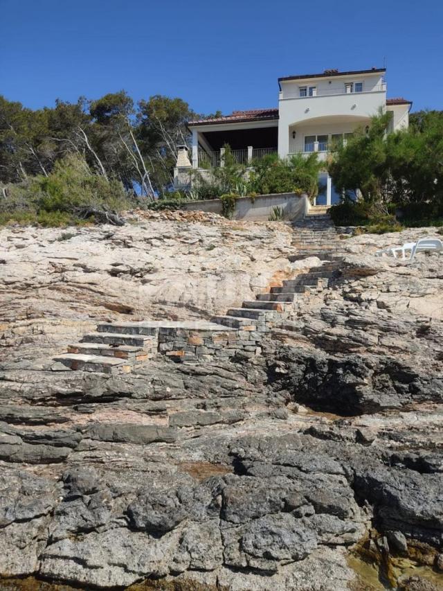 KORČULA - Kuća na ekskluzivnoj lokaciji prvi red do mora 