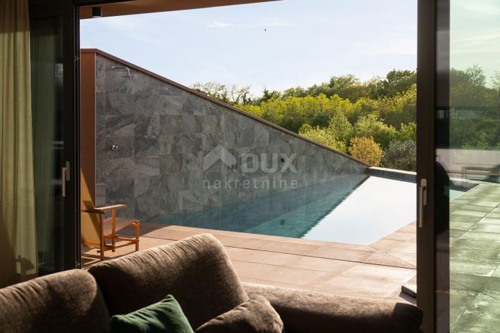 ISTRIA, NOVIGRAD - Modernly designed house with swimming pool