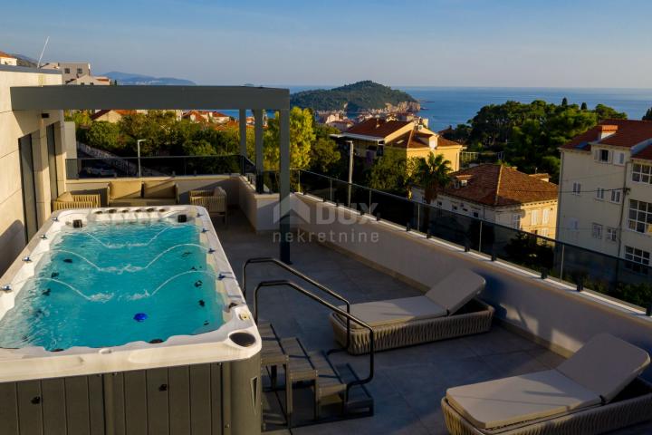 DUBROVNIK- penthouse s pogledom na more i stari grad