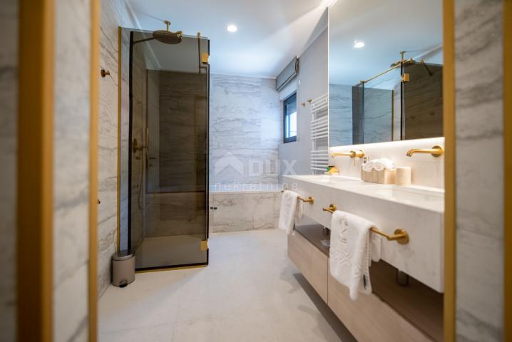 DUBROVNIK- penthouse s pogledom na more i stari grad