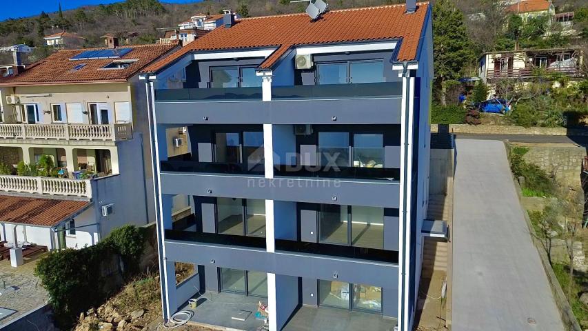 CRIKVENICA - Dvoetažni apartman, 101 m2, pogled na more!