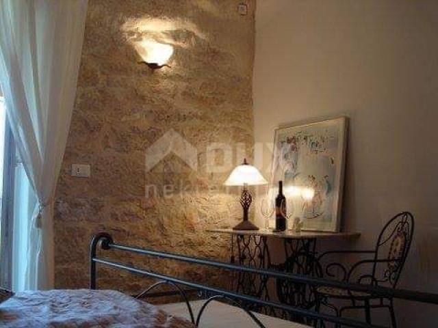 ISTRIA, POREČ - Stone house with swimming pool and beautiful vineyard