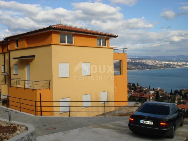 Zentrum von OPATIJA - ganzes Haus, zwei Wohnungen mit 2 Gärten oberhalb des Zentrums von Opatija mit