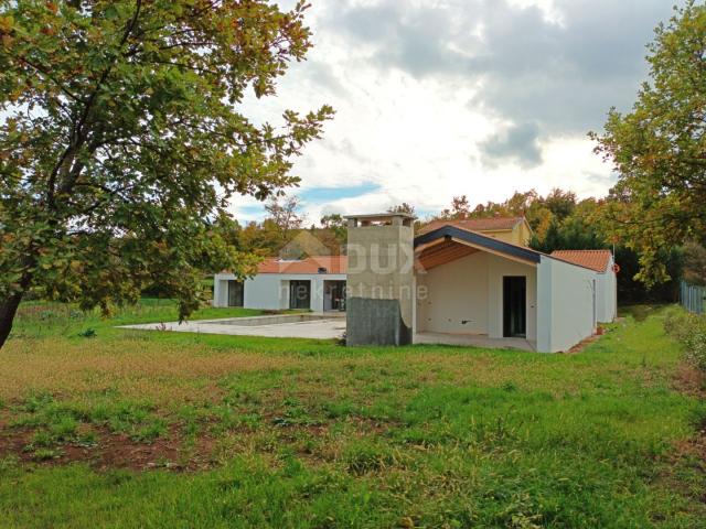 ISTRIEN, LABIN - Neubau auf einem weitläufigen Garten