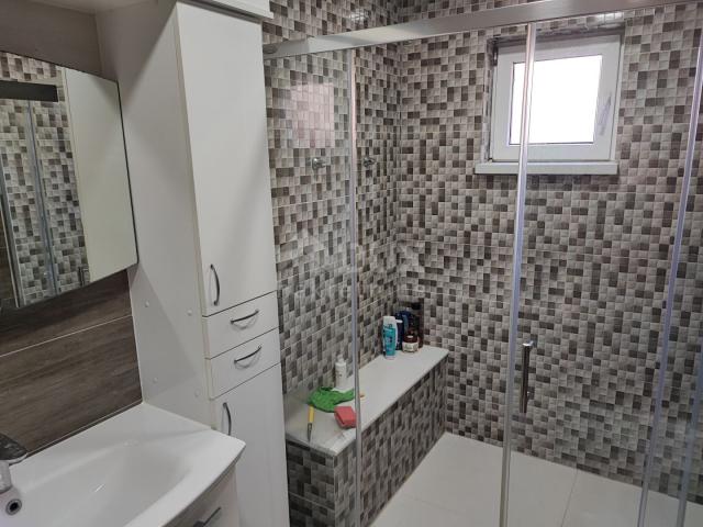 OTOK-PAG, NOVALJA 2s+db apartman u samom centru