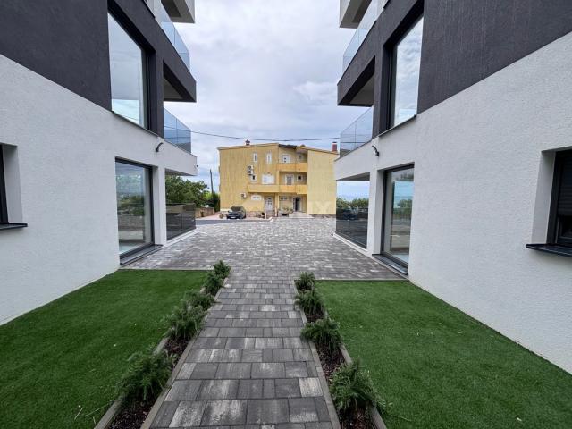 ZADAR, KOŽINO - Apartment in a new building, 2nd row from the sea