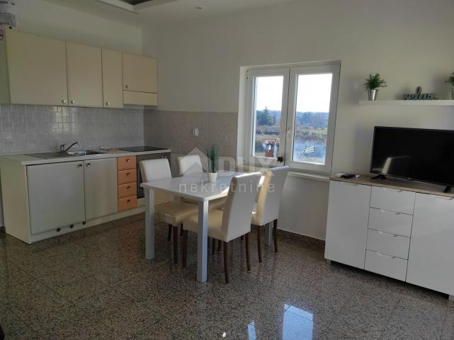 ISTRIA, POREČ - Apartment in a sought-after location 500m from the sea