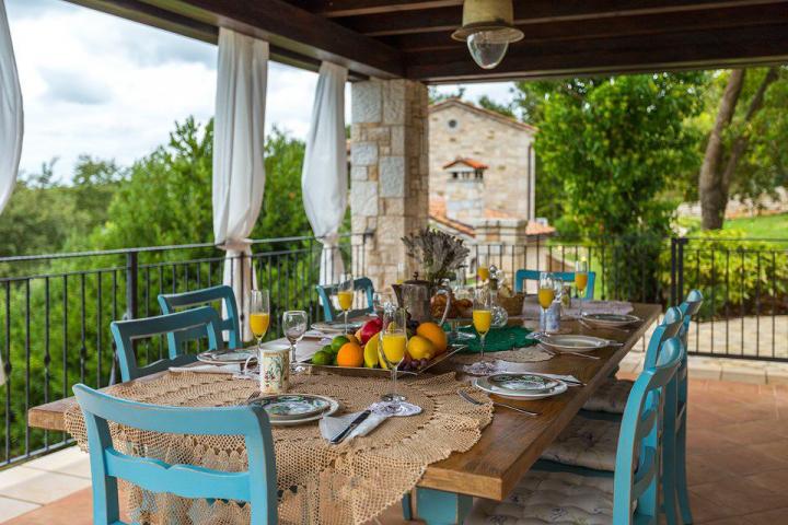 ISTRIEN - SVETI LOVREČ Hervorragend gestaltete Steinvilla mit Meerblick