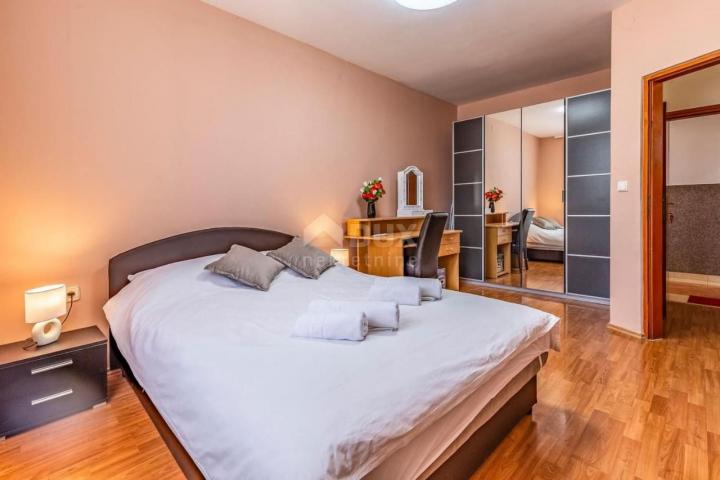 ISTRA, PULA Vila s bazenom i 2 apartmana na prostranoj okućnici 1700 m2