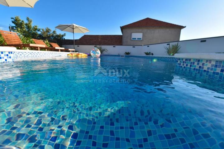 SUKOŠAN, DEBELJAK - Ferienhaus mit Schwimmbad