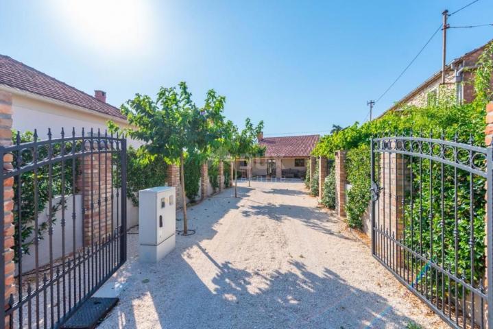 SUKOŠAN, DEBELJAK - Ferienhaus mit Schwimmbad