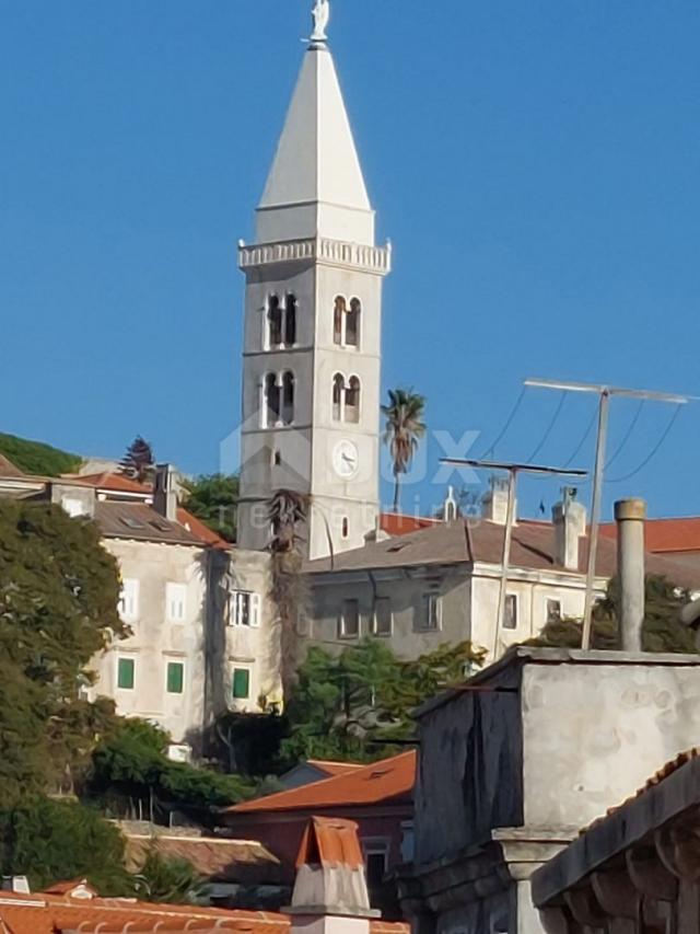 MALI LOŠINJ - dvije samostojeće kuće u strogom centru