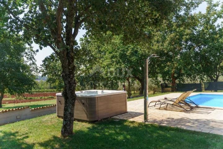 ISTRIEN, POREČ - Rustikale Villa mit Swimmingpool im Hinterland der Stadt