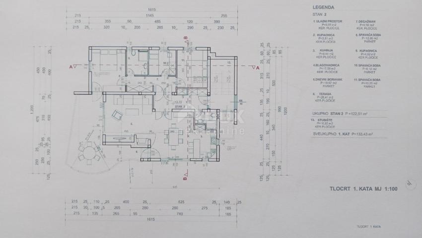 PAKOŠTANE - Geräumiges zweistöckiges Haus mit drei Wohnungen