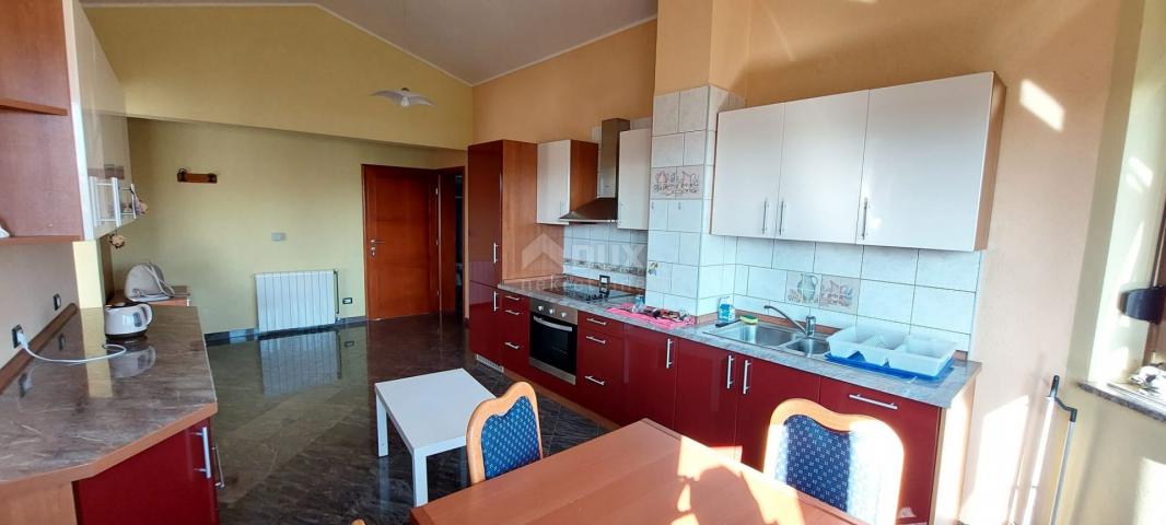 ISTRA, GALIŽANA - Apartmanska kuća s velikom okućnicom