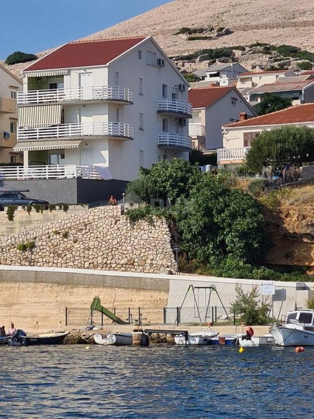 PAG ISLAND - Apartment house first row to the sea