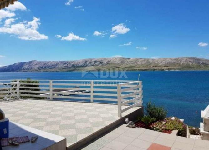 PAG ISLAND - Apartment house first row to the sea