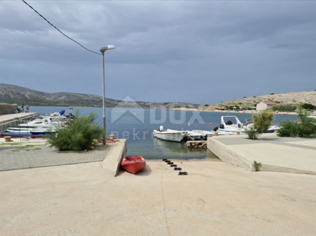 PAG ISLAND - Apartment house first row to the sea