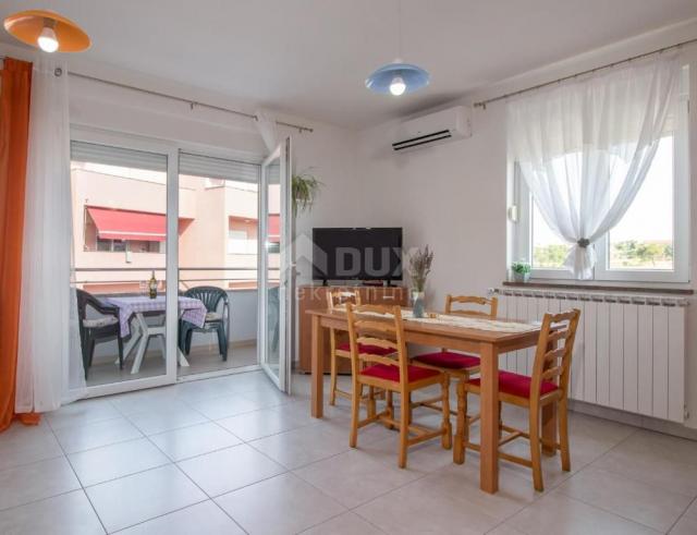 PULA, VALDEBEK - Apartmanska kuća na atraktivnoj lokaciji