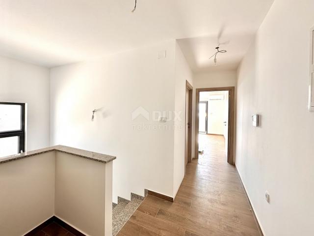 CRIKVENICA - Dvoetažni apartman, 101 m2, pogled na more!