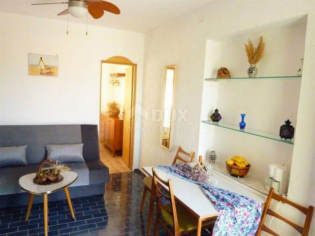 PAG ISLAND, PAG TOWN - semi-detached house 180 m2 for tourism