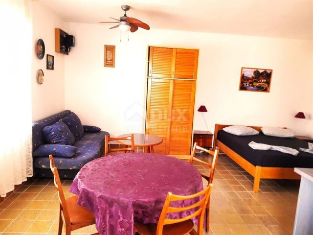 PAG ISLAND, PAG TOWN - semi-detached house 180 m2 for tourism