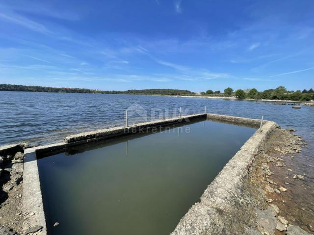 ISTRIA, POMER- Haus, überdachter Pool, zauberhafter Garten! Direkt neben dem Strand!