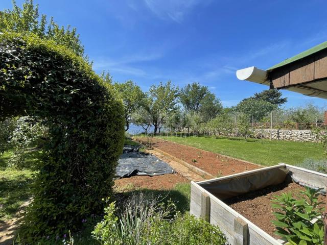 ISTRIA, POMER - A piece of paradise with a house and a pool! Right next to the beach!