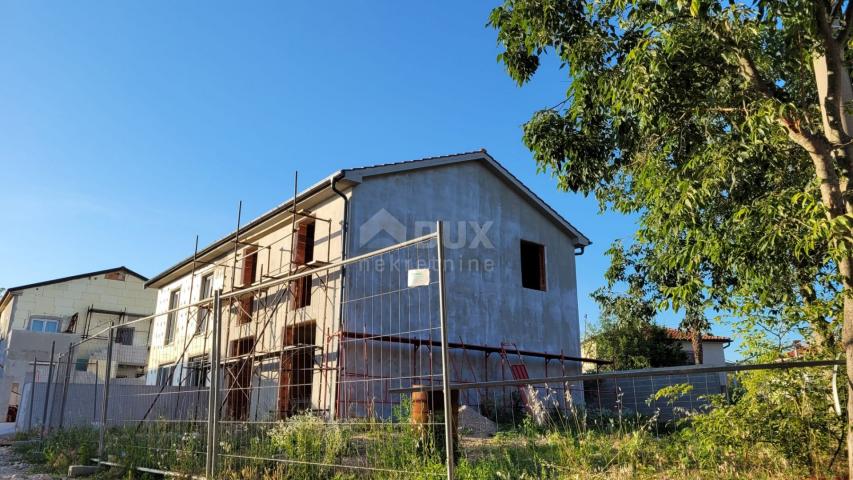 OTOK KRK, VRBNIK - Pola dvojne kuće za odmor s pogledom na more 