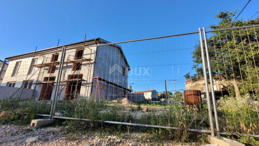 OTOK KRK, VRBNIK - Pola dvojne kuće za odmor s pogledom na more 