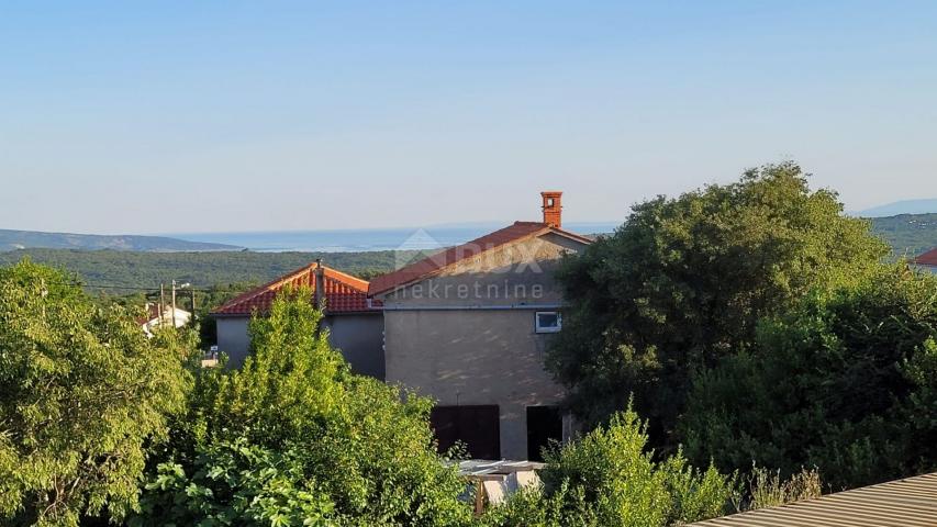 OTOK KRK, VRBNIK - Pola dvojne kuće za odmor s pogledom na more 