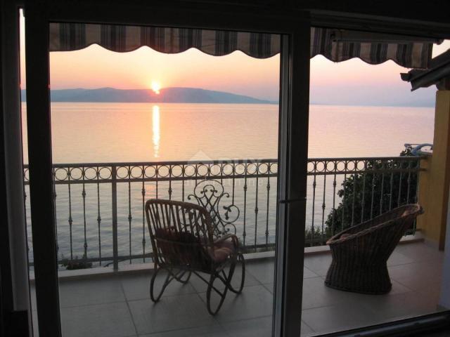 SENJ, SVETI JURAJ - Beautiful apartment house, first row from the sea