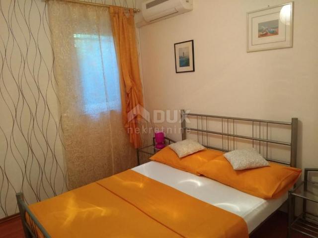 SENJ, SVETI JURAJ - Predivna apartmanska kuća prvi red od mora