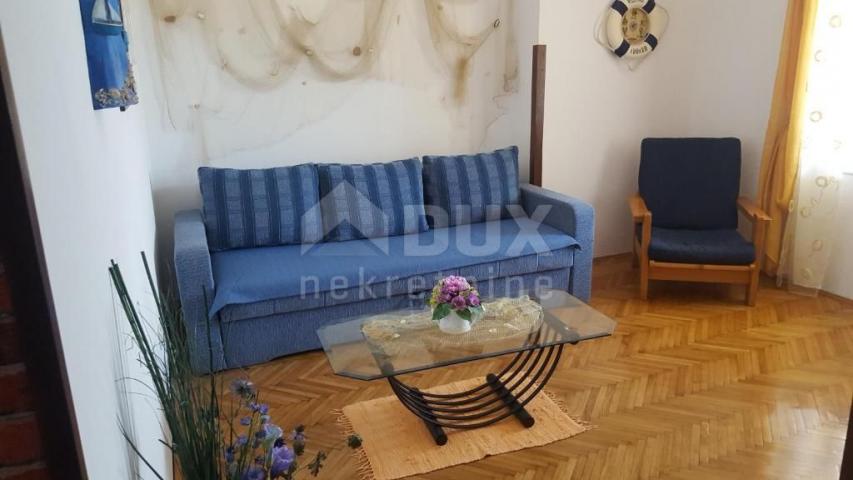 SENJ, SVETI JURAJ - Beautiful apartment house, first row from the sea