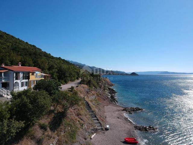 SENJ, SVETI JURAJ - Beautiful apartment house, first row from the sea