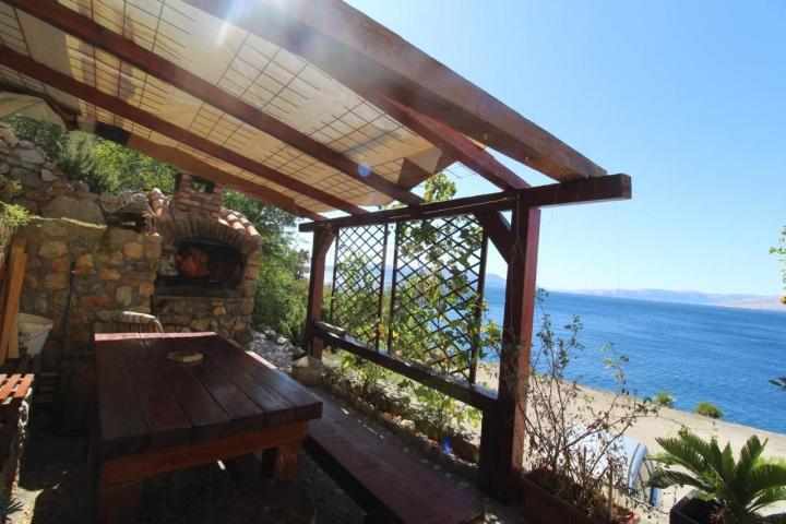 SENJ, SVETI JURAJ - Beautiful apartment house, first row from the sea